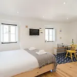 Alfama Loft Loft W/ River View - By Lu Holidays Lisbon